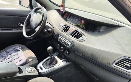 Renault Scenic III, 2011 год, 630 000 рублей, 2 фотография