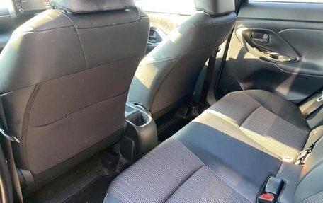 Toyota Yaris Cross, 2022 год, 1 250 000 рублей, 24 фотография