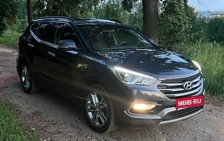 Hyundai Santa Fe III рестайлинг, 2016 год, 1 900 000 рублей, 2 фотография