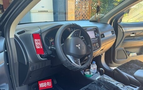 Mitsubishi Outlander III рестайлинг 3, 2012 год, 1 300 000 рублей, 8 фотография