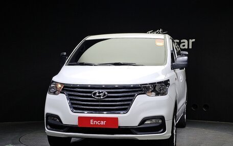 Hyundai Grand Starex Grand Starex I рестайлинг 2, 2020 год, 2 400 000 рублей, 5 фотография