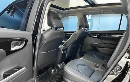 Toyota Highlander, 2022 год, 3 015 000 рублей, 16 фотография