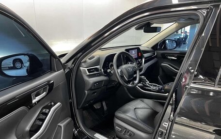Toyota Highlander, 2022 год, 3 015 000 рублей, 8 фотография