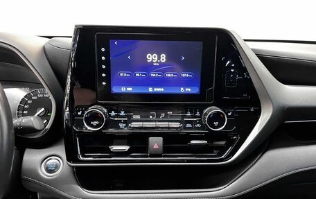 Toyota Highlander, 2022 год, 3 015 000 рублей, 13 фотография