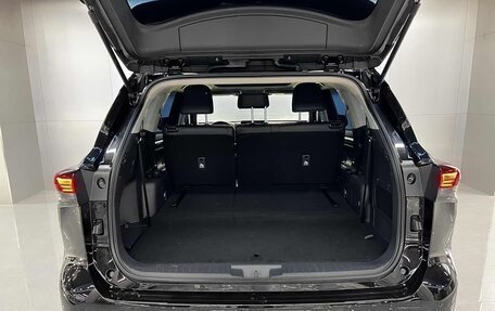 Toyota Highlander, 2022 год, 3 015 000 рублей, 17 фотография