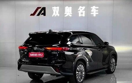 Toyota Highlander, 2022 год, 3 015 000 рублей, 6 фотография