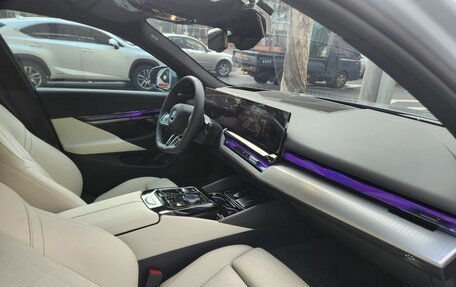 BMW 5 серия, 2024 год, 6 120 000 рублей, 14 фотография