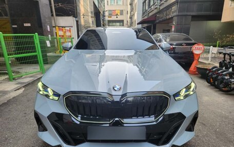 BMW 5 серия, 2024 год, 6 120 000 рублей, 3 фотография