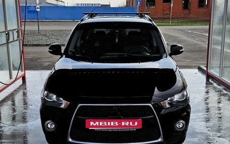 Mitsubishi Outlander III рестайлинг 3, 2011 год, 1 390 000 рублей, 3 фотография