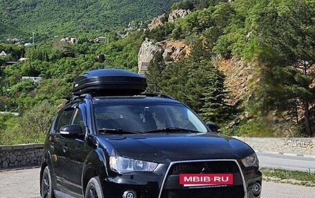 Mitsubishi Outlander III рестайлинг 3, 2011 год, 1 390 000 рублей, 4 фотография
