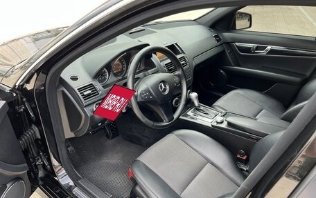 Mercedes-Benz C-Класс, 2010 год, 1 100 000 рублей, 21 фотография