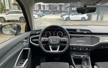 Audi Q3, 2022 год, 2 410 000 рублей, 9 фотография