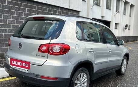 Volkswagen Tiguan I, 2010 год, 895 000 рублей, 3 фотография