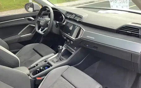Audi Q3, 2022 год, 2 800 000 рублей, 15 фотография