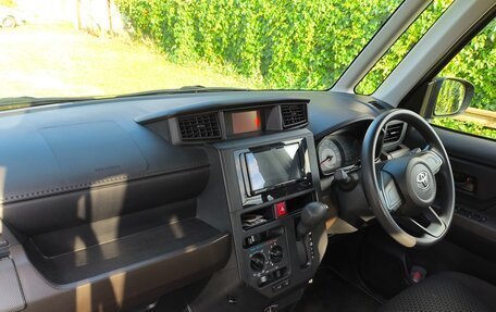 Toyota Roomy I, 2021 год, 1 100 000 рублей, 13 фотография