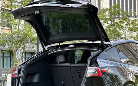Tesla Model Y I, 2023 год, 2 600 000 рублей, 18 фотография