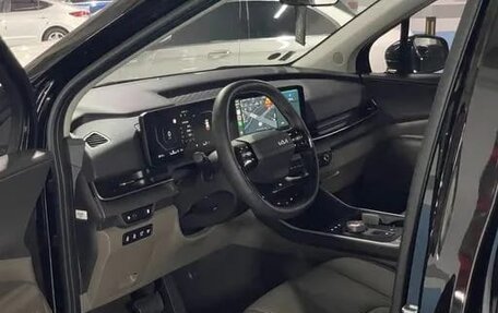 KIA Carnival, 2024 год, 3 584 555 рублей, 3 фотография