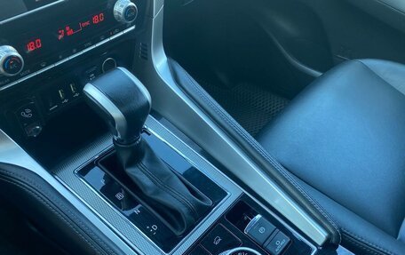 Mitsubishi Pajero Sport III рестайлинг, 2022 год, 3 950 000 рублей, 12 фотография