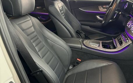 Mercedes-Benz E-Класс, 2022 год, 4 720 000 рублей, 29 фотография