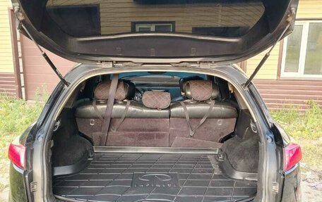 Infiniti FX I, 2003 год, 750 000 рублей, 13 фотография