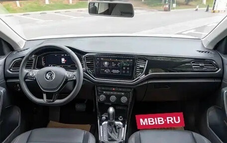Volkswagen T-Roc I, 2022 год, 1 508 000 рублей, 10 фотография