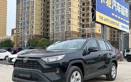 Toyota RAV4, 2025 год, 2 550 000 рублей, 3 фотография
