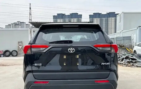Toyota RAV4, 2025 год, 2 550 000 рублей, 5 фотография