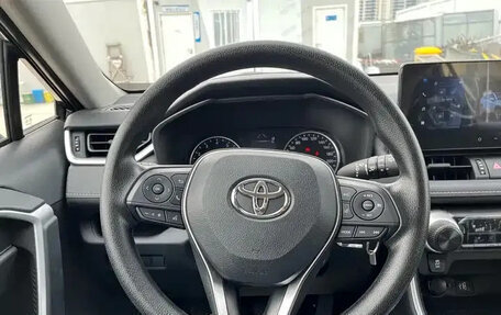 Toyota RAV4, 2025 год, 2 550 000 рублей, 7 фотография
