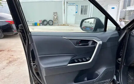 Toyota RAV4, 2025 год, 2 550 000 рублей, 14 фотография