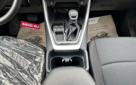 Toyota RAV4, 2025 год, 2 550 000 рублей, 12 фотография