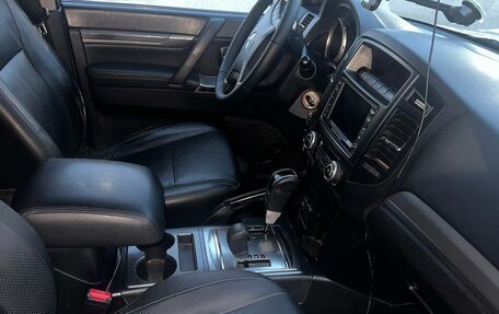 Mitsubishi Pajero IV, 2011 год, 1 700 000 рублей, 10 фотография
