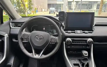 Toyota RAV4, 2022 год, 2 497 000 рублей, 6 фотография
