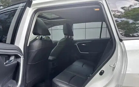 Toyota RAV4, 2022 год, 2 497 000 рублей, 8 фотография