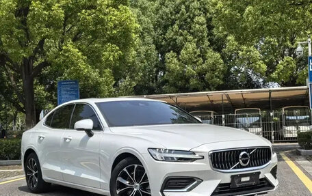 Volvo S60 III, 2022 год, 2 498 000 рублей, 3 фотография