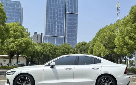 Volvo S60 III, 2022 год, 2 498 000 рублей, 4 фотография