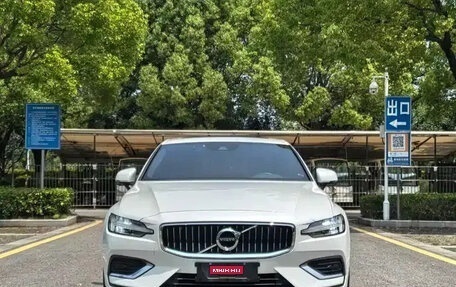 Volvo S60 III, 2022 год, 2 498 000 рублей, 2 фотография