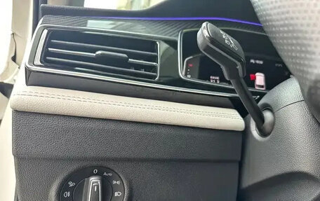 Volkswagen Tiguan II, 2022 год, 2 760 000 рублей, 14 фотография