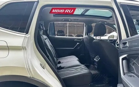 Volkswagen Tiguan II, 2022 год, 2 760 000 рублей, 12 фотография