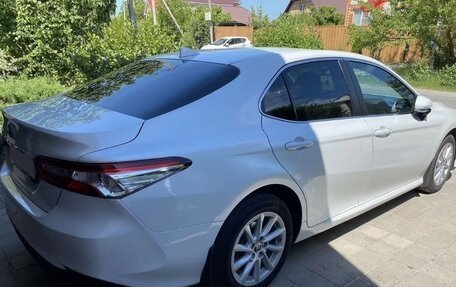 Toyota Camry, 2021 год, 2 850 000 рублей, 5 фотография