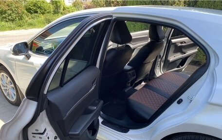 Toyota Camry, 2021 год, 2 850 000 рублей, 10 фотография