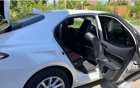 Toyota Camry, 2021 год, 2 850 000 рублей, 8 фотография