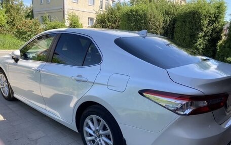 Toyota Camry, 2021 год, 2 850 000 рублей, 4 фотография