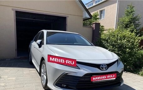 Toyota Camry, 2021 год, 2 850 000 рублей, 2 фотография