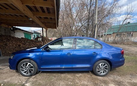Volkswagen Jetta VI, 2017 год, 1 560 000 рублей, 4 фотография