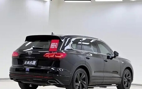 Volkswagen Touareg III, 2022 год, 4 495 000 рублей, 5 фотография