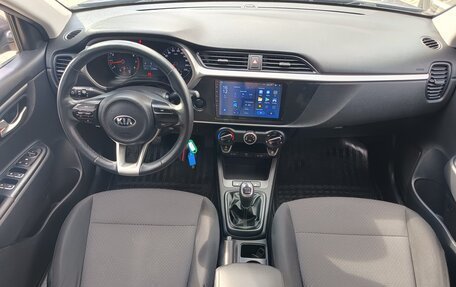 KIA Rio IV, 2021 год, 1 580 000 рублей, 10 фотография