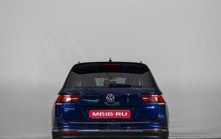 Volkswagen Tiguan II, 2021 год, 3 099 000 рублей, 5 фотография