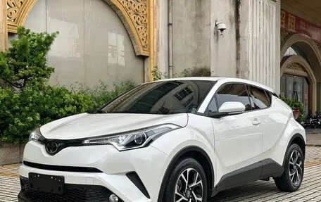 Toyota C-HR I рестайлинг, 2021 год, 2 030 000 рублей, 1 фотография