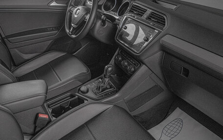 Volkswagen Tiguan II, 2021 год, 3 099 000 рублей, 19 фотография