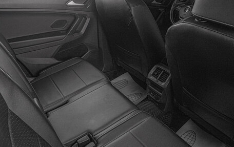 Volkswagen Tiguan II, 2021 год, 3 099 000 рублей, 20 фотография